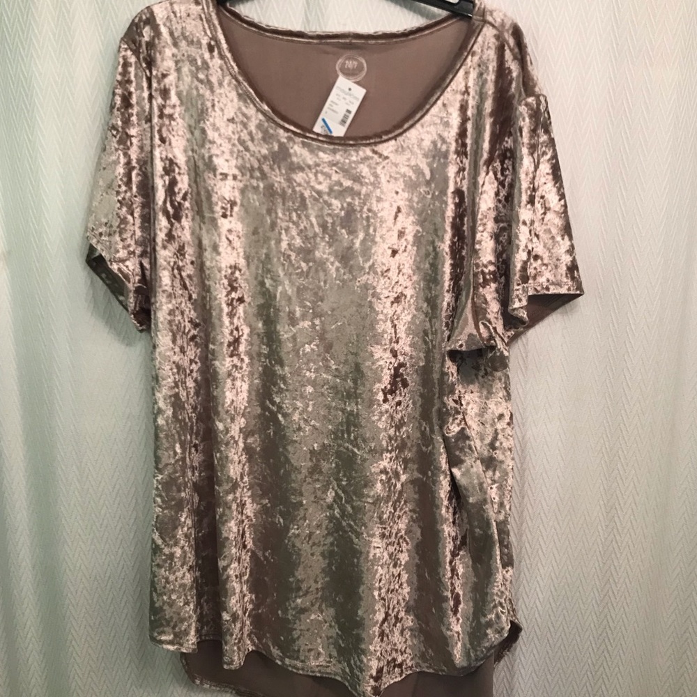 NWT Maurice’s 3 Velour Top